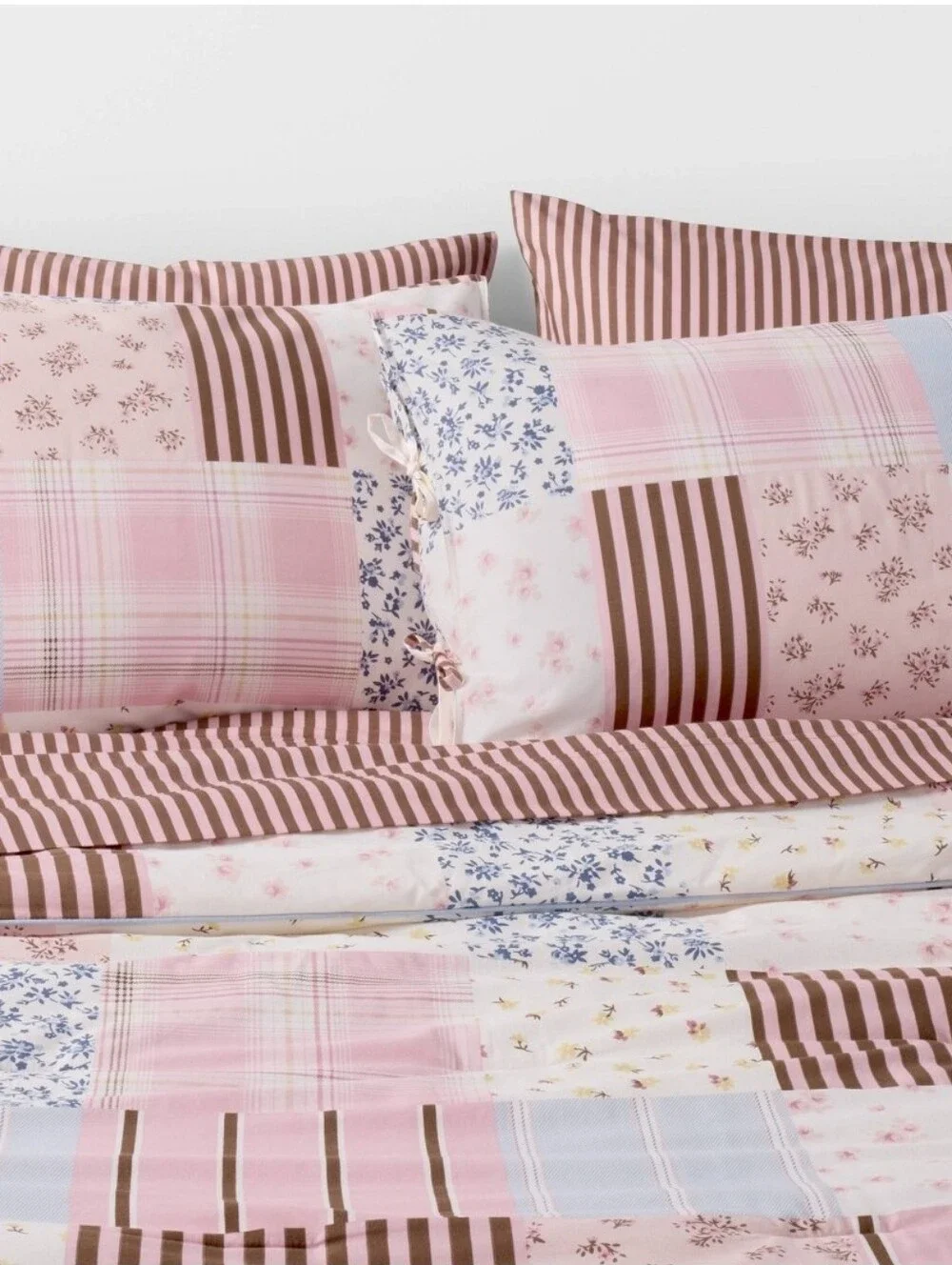Queen/Full Percale Patchwork Comforter Set from The Hollister Collection Target